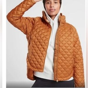 Athleta whisper featherless puffer jacket